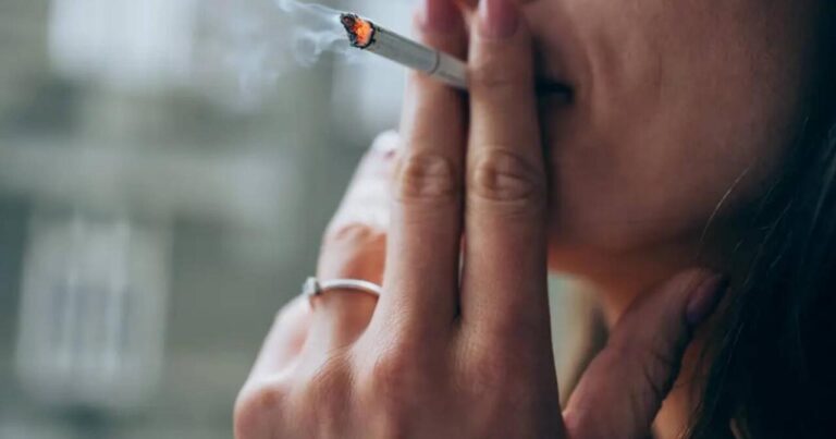 İş yerində siqaret çəkənlər CƏRİMƏLƏNƏCƏK İş yerində siqaret çəkənlər CƏRİMƏLƏNƏCƏK