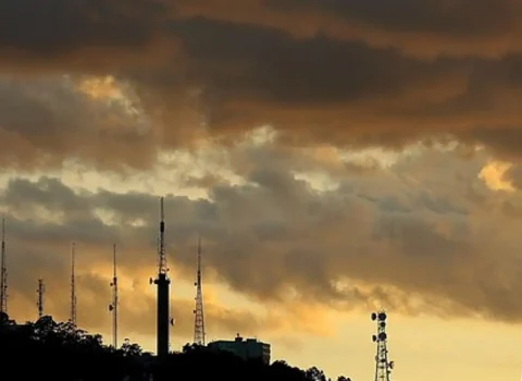 “Qiyamət Radiosu”nda iki sirli mesaj yayımlandı