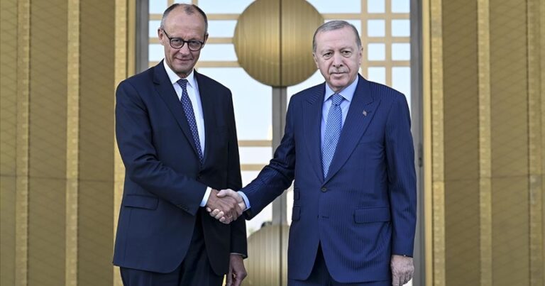 Almaniya kansleri ilk dəfə Türkiyəyə gəldi: Ərdoğanla gərgin müzakirə… Almaniya kansleri ilk dəfə Türkiyəyə gəldi: Ərdoğanla gərgin müzakirə…