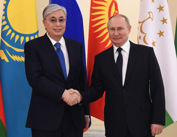 Putinlə Tokayev telefonla danışdı