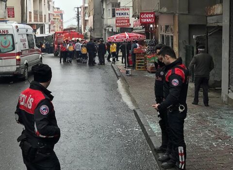 İranlı siyasi fəal İstanbulda öldürüldü
