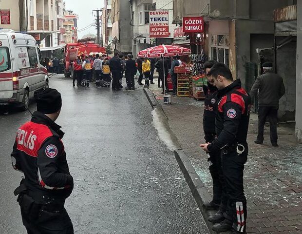 İranlı siyasi fəal İstanbulda öldürüldü