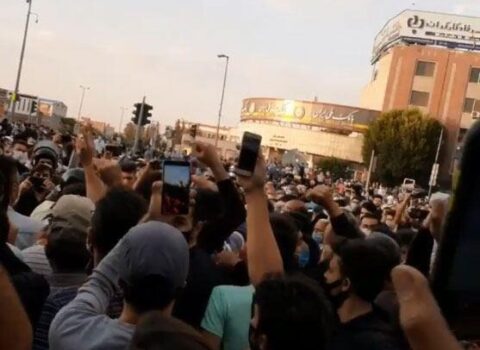 Tehran sakinləri dua etməyə başladılar – Görün Allahdan nə istəyirlər…
