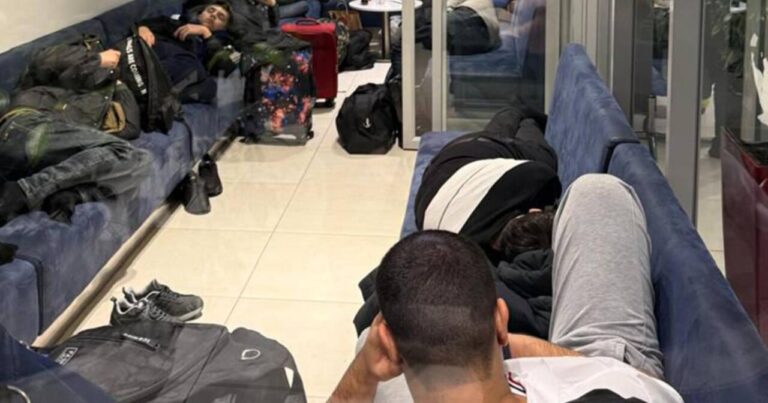 Azərbaycanlı tələbələr Moldova aeroportunda qalıb – XİN-dən açıqlama