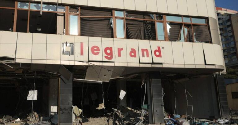 Bakıda partlayış olan ofisdən FOTOLAR