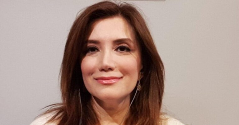 “Ramiz Mehdiyev mənim bütün ailəmi terror altında saxlayırdı” “Ramiz Mehdiyev mənim bütün ailəmi terror altında saxlayırdı”