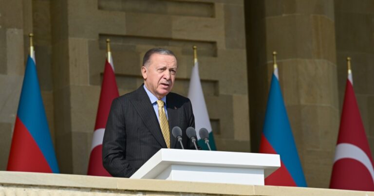 Ərdoğan Bakıda Məmməd Arazın şeirini dedi – VİDEO