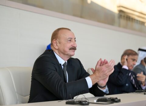 Prezident ailəsinin paraddan görüntüsü   —   FOTO