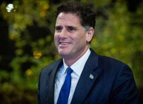 Netanyahunun ən yaxın müttəfiqi istefa verdi