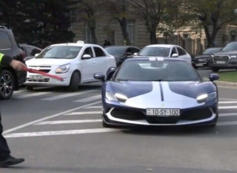 Bakıdakı reyddə saxlanılan 850 minlik “Ferrari” kimindir? – VİDEO
