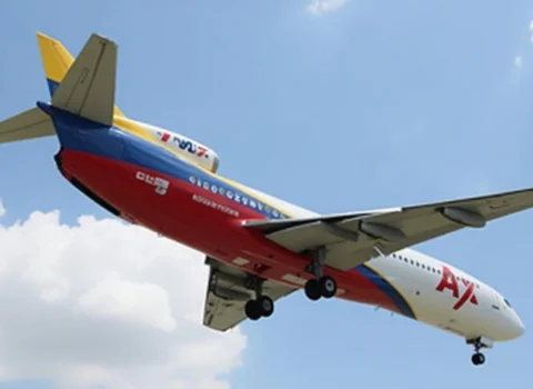 Aviaşirkətlər Venesuelaya uçuşları ləğv edirlər