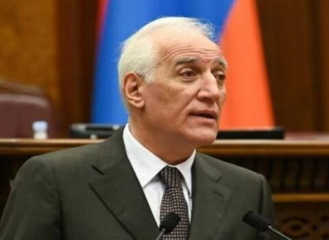 Ermənistan prezidenti Misirə getdi