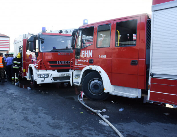 Bakıda binanın qarajında maşın alışdı: tüstüdən zəhərlənənlər var