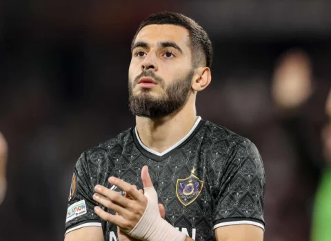 “Meydana “qırmızı” almağa yox, futbol oynamağa çıxıram”