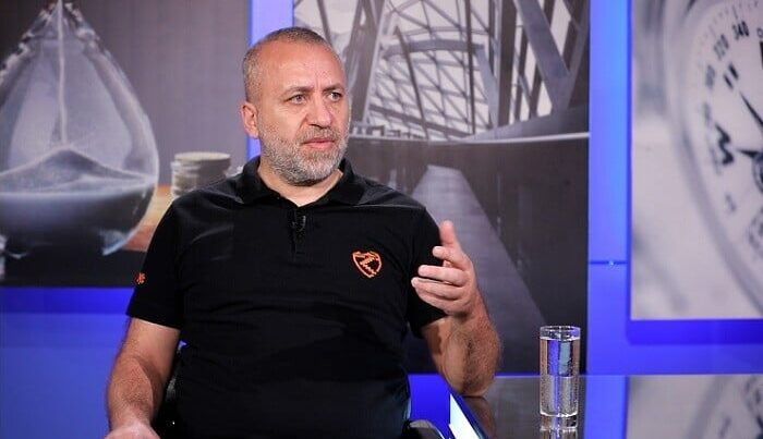 Zəngəzurda erməni hərbçiləri azərbaycanlılar yoxlayır Zəngəzurda erməni hərbçiləri azərbaycanlılar yoxlayır