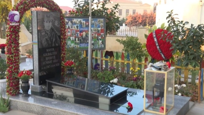 Bakıda şəhid məzarları qarət edildi – VİDEO Bakıda şəhid məzarları qarət edildi – VİDEO