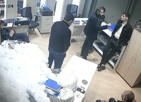 “Yüksək vəzifəli məmurların adından istifadə edib biznesimə əl qoydular” – Bakıda məşhur restoran bağlandı
