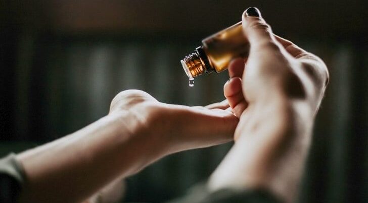 Qarışqa yumurtası yağı: Tük azaldır, yoxsa sadəcə hamarlaşdırır? Qarışqa yumurtası yağı: Tük azaldır, yoxsa sadəcə hamarlaşdırır?