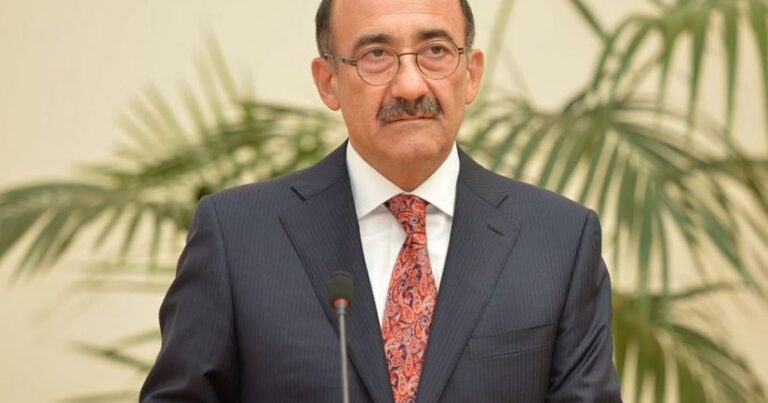 Əbülfəs Qarayev Azərbaycanı tərk etdi Əbülfəs Qarayev Azərbaycanı tərk etdi