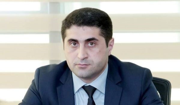 Yeni başçı sürücüsünü baş mütəxəssis təyin etdi