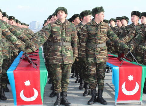 Ali təhsilli şəxslər üçün əsgərlik qaydaları dəyişdi – AÇIQLAMA