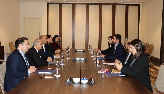 Azərbaycan və Ermənistan parlament nümayəndələri görüşdü Azərbaycan və Ermənistan parlament nümayəndələri görüşdü