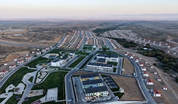 Horovlu kəndinə növbəti köç karvanı yola salındı Horovlu kəndinə növbəti köç karvanı yola salındı