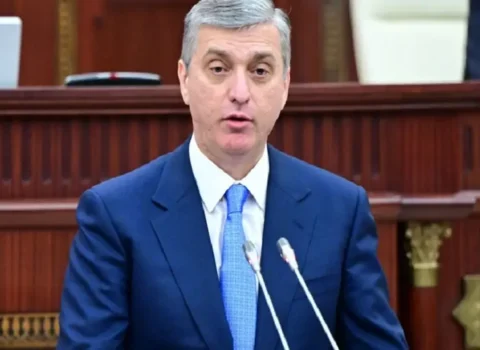 Hesablama Palatası sədrinin milyonçu qayınatasını belə aldadıblar – 2,5 milyonluq maxinasiya