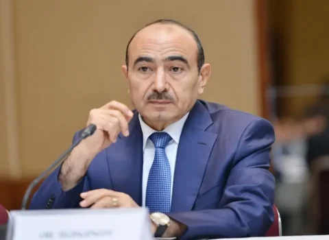 Əli Həsənov Şəhidlər binasında evi olması xəbərindən DANIŞDI