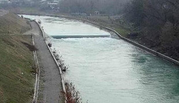 Pirsaat su anbarında kanallar məcradan çıxıb