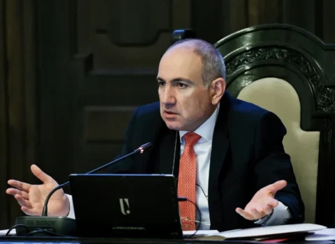 Paşinyan: Erməni xalqı sülh naminə ayağa qalxmalıdır