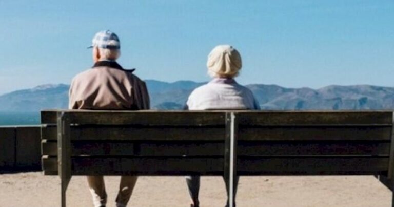 “Azərbaycanda hər iki nəfərdən biri pensiya yaşına çatmadan vəfat edir” “Azərbaycanda hər iki nəfərdən biri pensiya yaşına çatmadan vəfat edir”