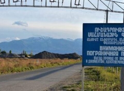 Sərhədin açılması müzakirə olunmur