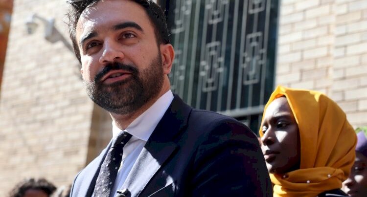 Zəngindən alıb yoxsula verəcək – Dünya bu müsəlmandan danışır Zəngindən alıb yoxsula verəcək – Dünya bu müsəlmandan danışır