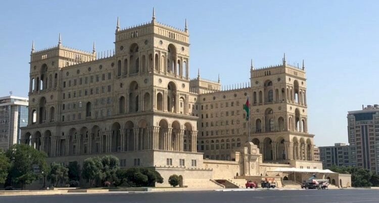 Mədəniyyət Nazirliyi qalmaqallı paylaşımı sildi