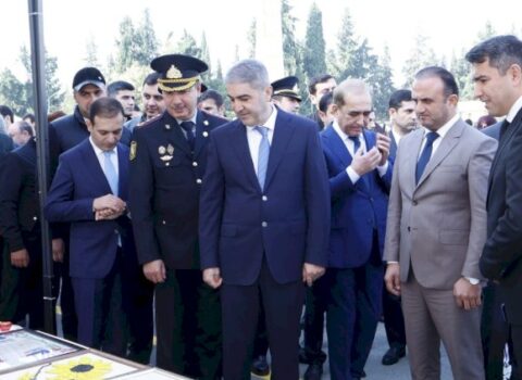 “Çəkilin, icra başçısı gəlir“ – “Zövqsüz, əttökən idi“