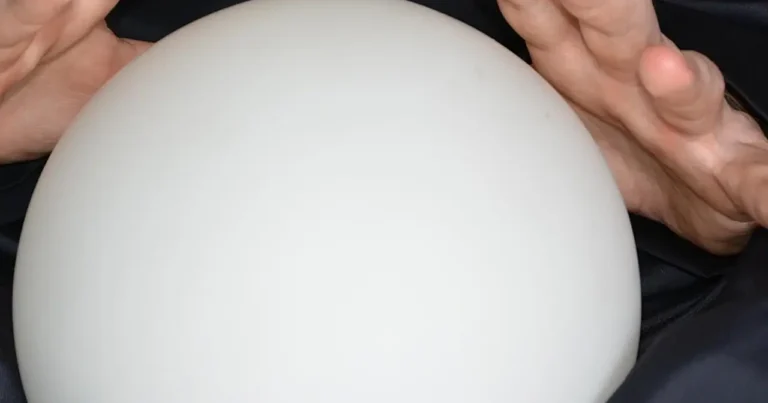 Falçı Ukraynanın taleyi ilə bağlı PROQNOZ VERDİ qalmaqal yarandı Falçı Ukraynanın taleyi ilə bağlı PROQNOZ VERDİ qalmaqal yarandı