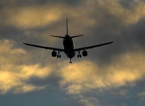Roma Papasının təyyarəsində problem yarandı