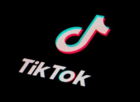 Psixoloqdan XƏBƏRDARLIQ: “Tiktok” yeniyetmələrdə riskli davranışlara səbəb olur