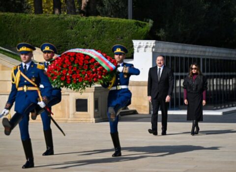 Prezident İlham Əliyev və Mehriban Əliyeva Şəhidlər xiyabanını ziyarət ediblər