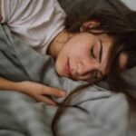 Qamətin əyilməsi və səhərlər yorğun oyanmağın ortaq səbəbləri