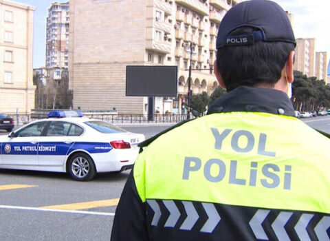 Bakıda güclü külək: yol polisi müraciət etdi