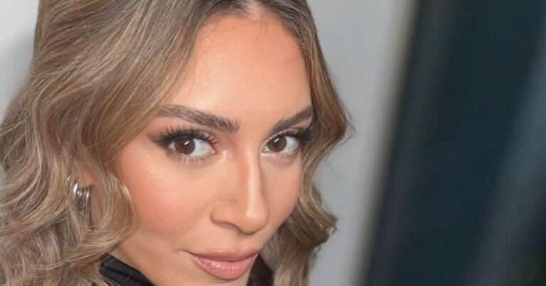 Sinem Kobalın Bakıda Azərbaycan mahnısına rəqsi GÜNDƏM OLDU – VİDEO Sinem Kobalın Bakıda Azərbaycan mahnısına rəqsi GÜNDƏM OLDU – VİDEO