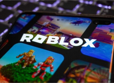 “Roblox” platforması uşaqlar üçün təhlükəsi – VİDEO