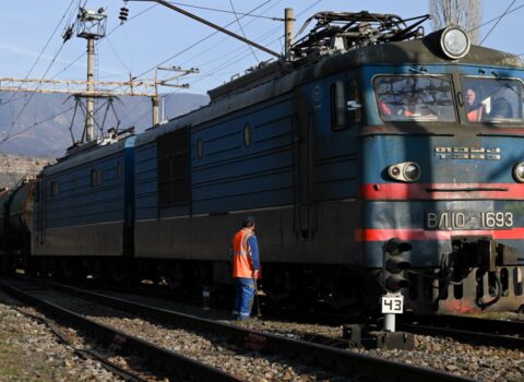 Azərbaycandan göndərilən neft məhsulları Ermənistana çatdı – FOTOLAR