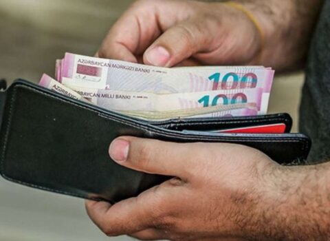 TƏSDİQLƏNDİ: işləyənlər üçün 317, pensiyaçılar üçün 245 manat…