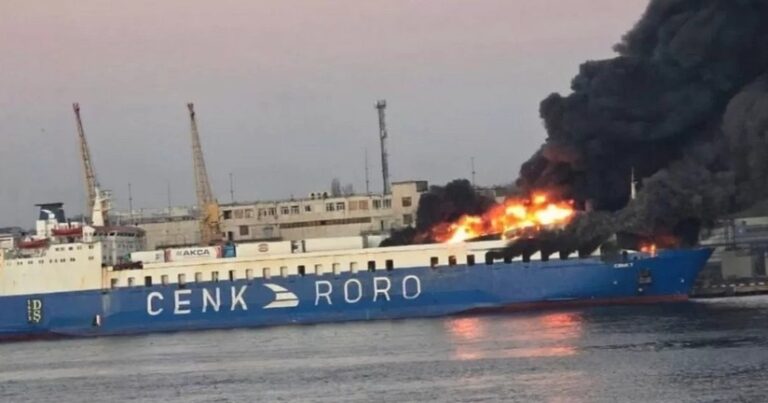 Odessa limanında Türkiyəyə məxsus yük gəmisi vuruldu Odessa limanında Türkiyəyə məxsus yük gəmisi vuruldu