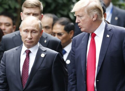 Tramp yenə Zelenski ilə görüşdən qabaq Putinlə danışdı