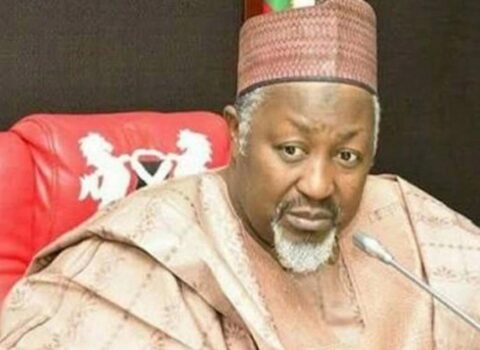 Nigeriyanın müdafiə naziri istefasından sonra öldü