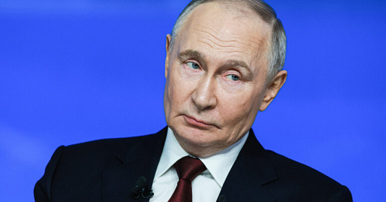 Putin yenə onları təbrik etdi Putin yenə onları təbrik etdi